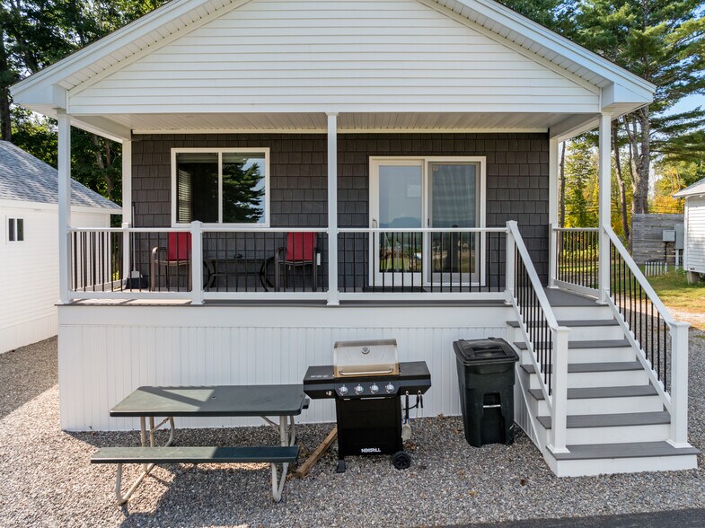 More Photos Of 291 Endicott St N, Laconia Hotel For Sale