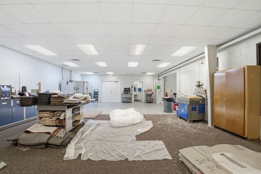 More Photos Of 2124 Hamilton St, Dalton Research And Development For Sale