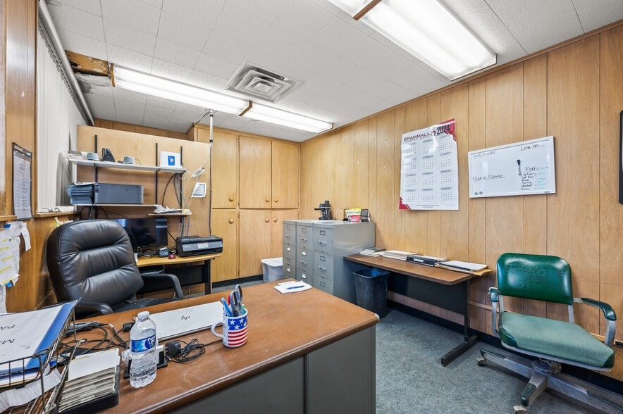 More Photos Of 2028 Washington Ave, Saint Joseph Warehouse For Sale