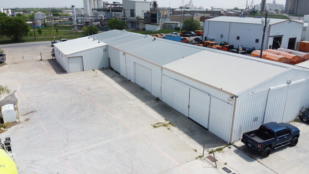 More Photos Of 1033 Jarvis Rd, Saginaw Warehouse For Lease