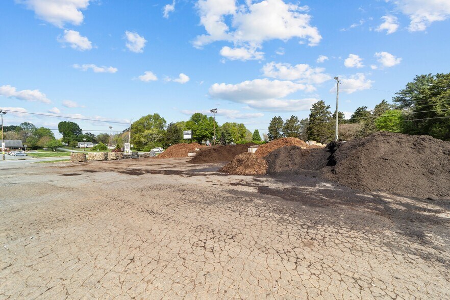 More Photos Of 110 E Wall St, Rural Hall Garden Center For Sale