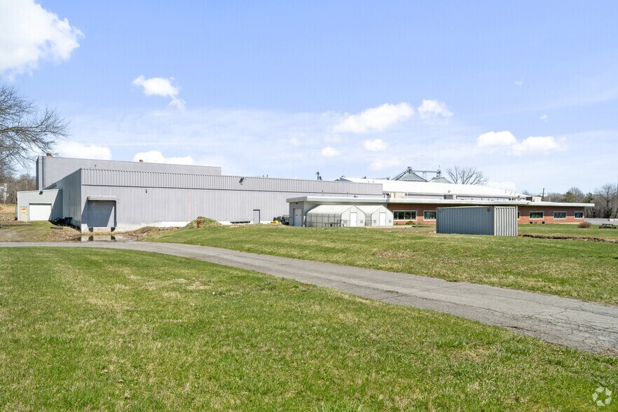 More Photos Of 294 Gambee Rd, Geneva Unknown For Lease