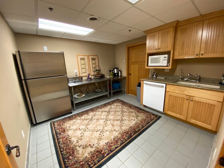 More Photos Of 1700 Niagara Ln, Plymouth Office Residential For Lease
