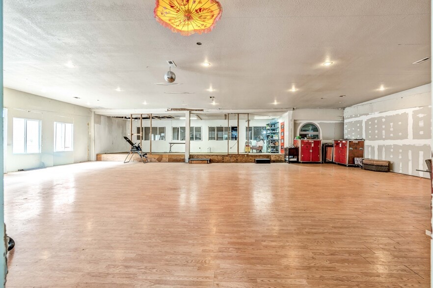 More Photos Of 6729 SE 162nd Ave, Portland Horse Stables For Sale