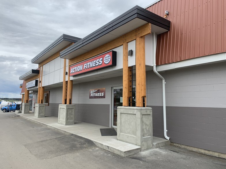 More Photos Of 535 Cariboo Hwy, 100 Mile House Storefront For Sale