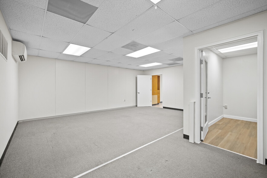 More Photos Of 5942 Portal Way, Ferndale Loft Creative Space For Lease