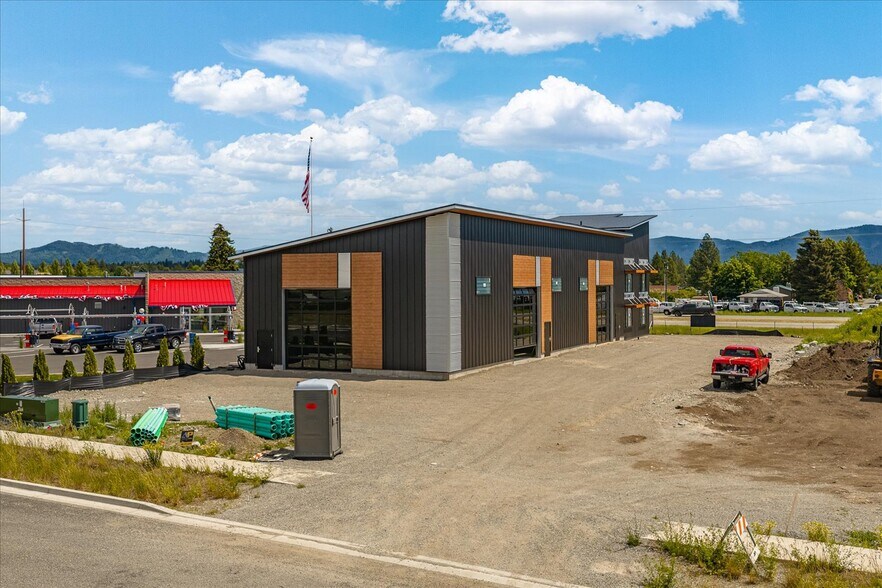 More Photos Of 9878 Kirkpatrick st, Hayden Office For Sale