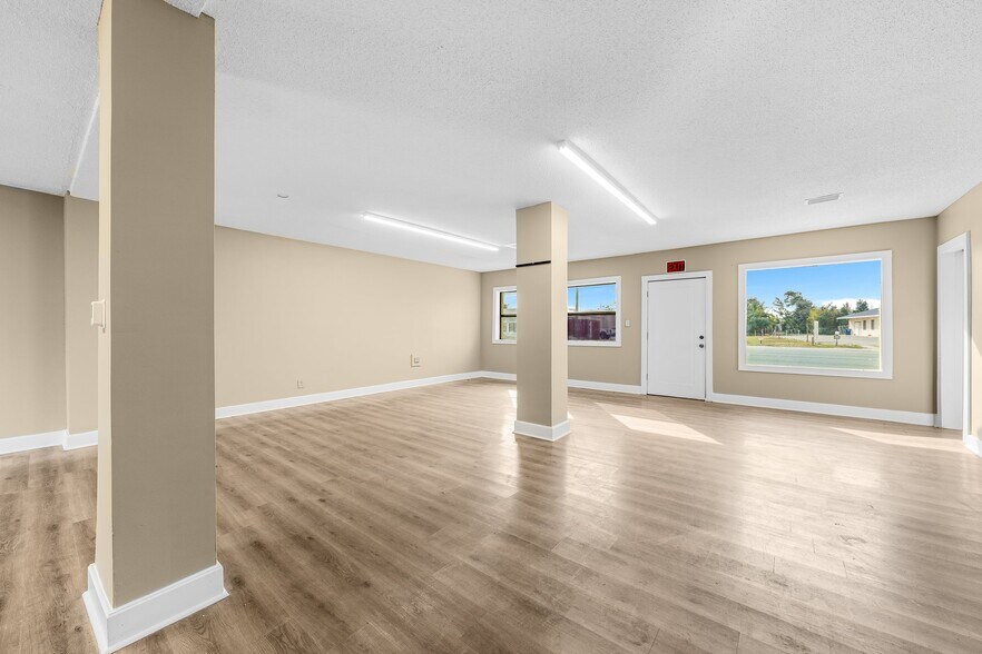 More Photos Of 2900 E 5th St, Panama City Restaurant For Sale