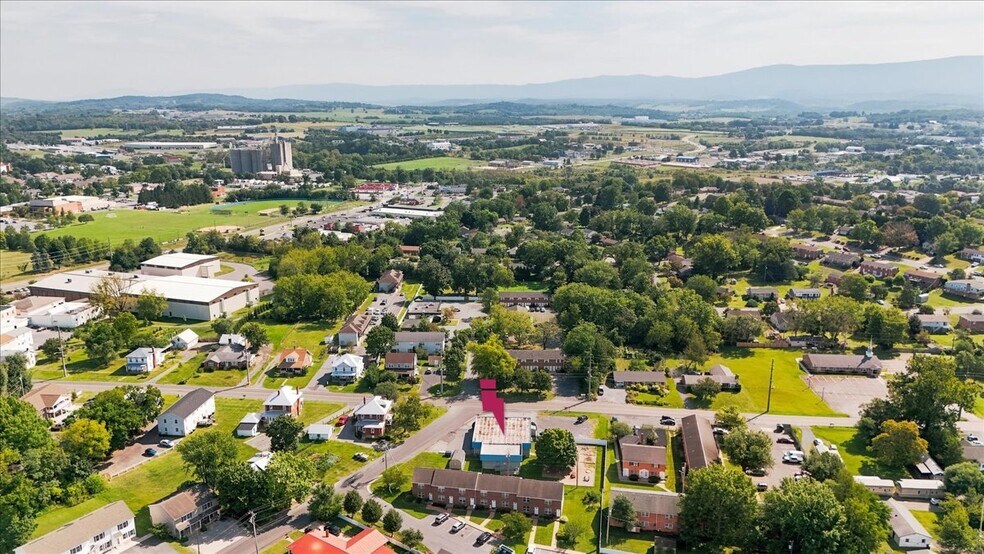 More Photos Of 991 Chicago Ave, Harrisonburg Flex For Sale