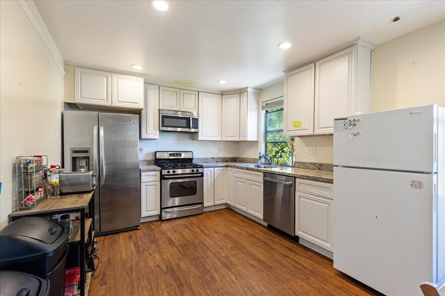 More Photos Of 2243-2245 Ashby Ave, Berkeley Apartments For Sale