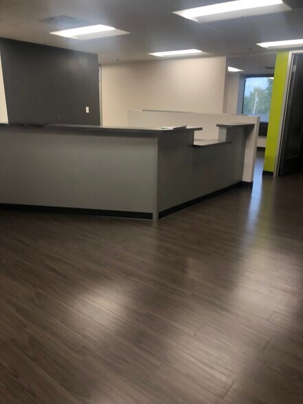 More Photos Of 3209 W 76th St, Edina Office For Lease