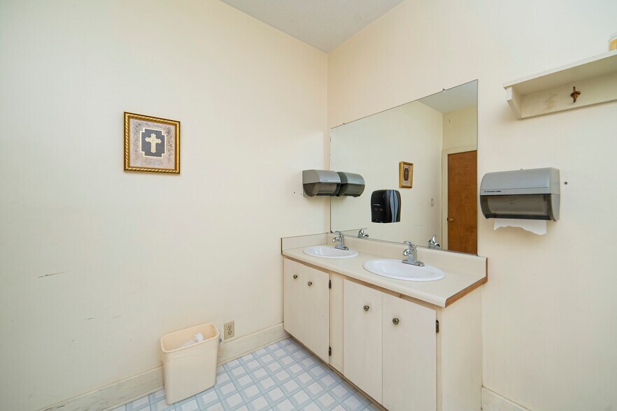 More Photos Of 1815 Central Ave, Augusta Religious Facility For Sale