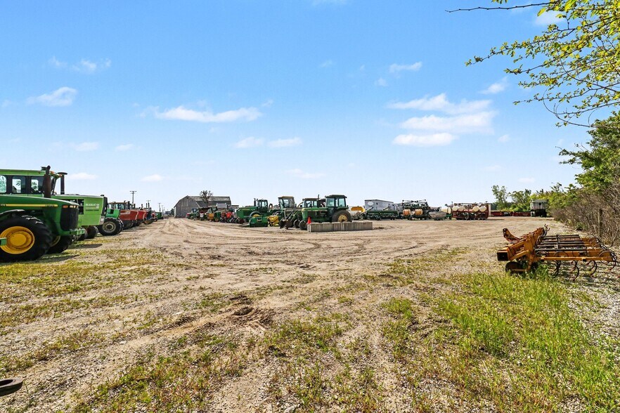 More Photos Of 4685 W US Route 20, Gibsonburg Light Distribution For Sale