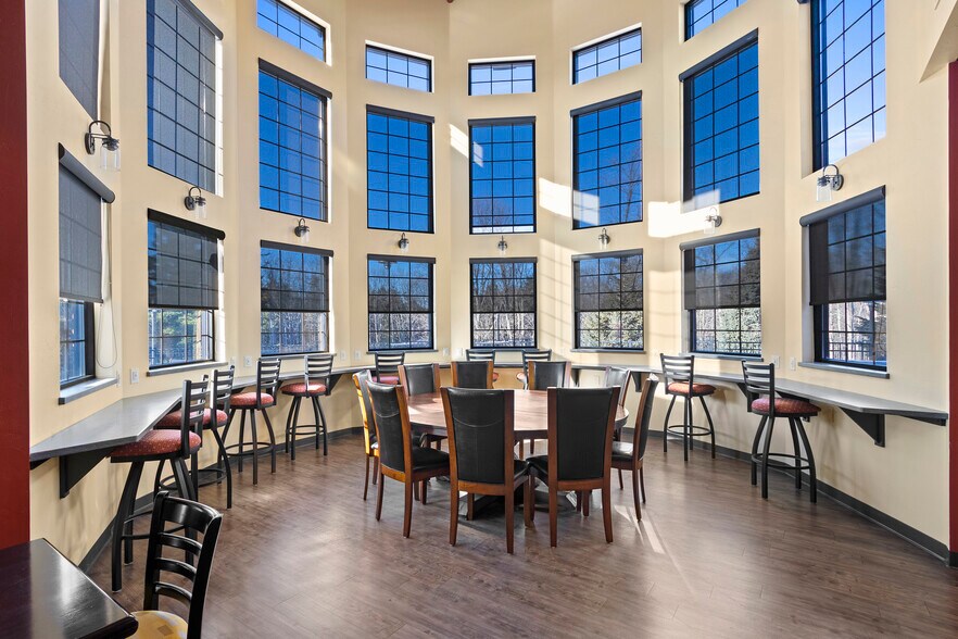 More Photos Of 8103 WI-42 Hwy, Egg Harbor General Retail For Sale