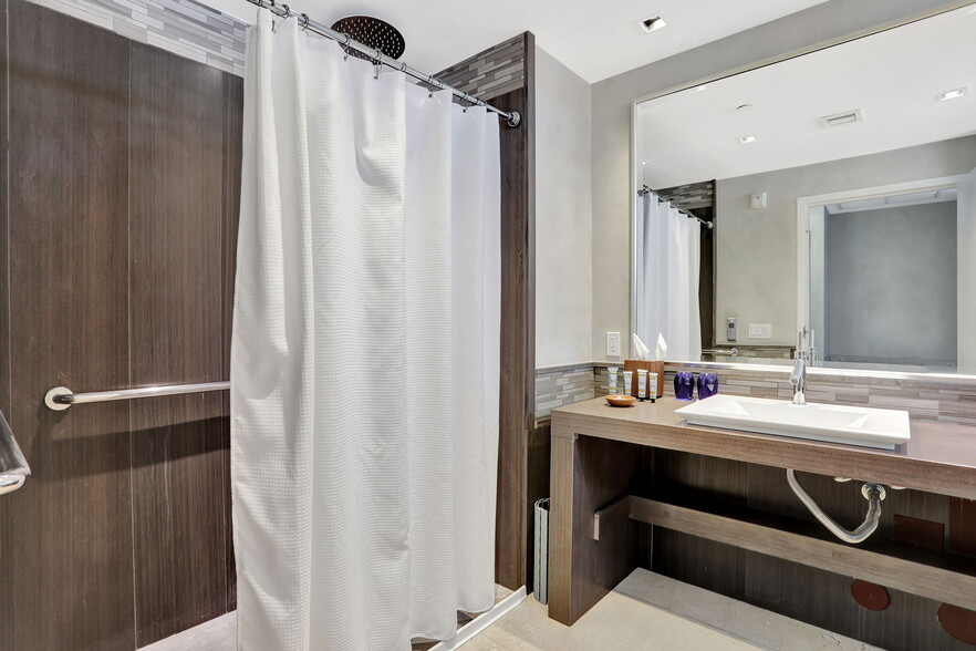 More Photos Of 45 NE 21st Ave, Deerfield Beach Hotel For Sale