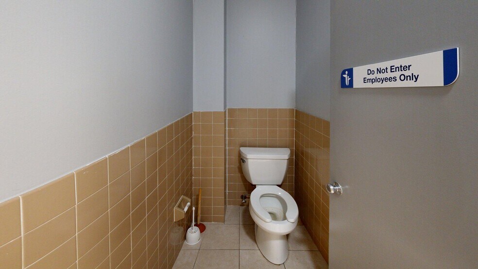 More Photos Of 255 Route 3, Secaucus Medical For Lease