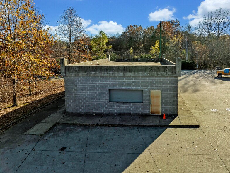 More Photos Of 1616 Harley Davidson Blvd, Columbia Freestanding For Sale