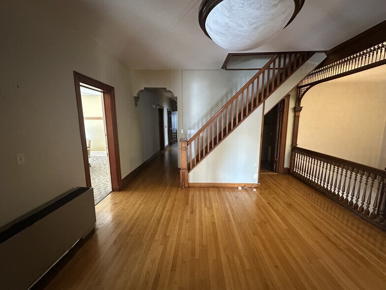 More Photos Of 1160 Main St, Buffalo Office For Sale