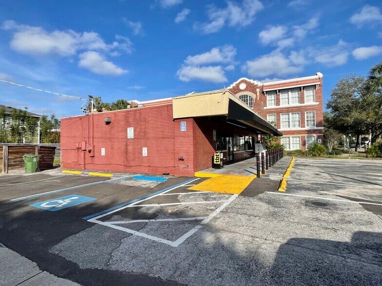 More Photos Of 1021 W Swann Ave, Tampa Supermarket For Lease
