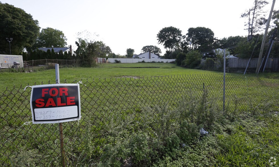 Primary Photo Of 350 Commack Rd, Commack Land For Sale
