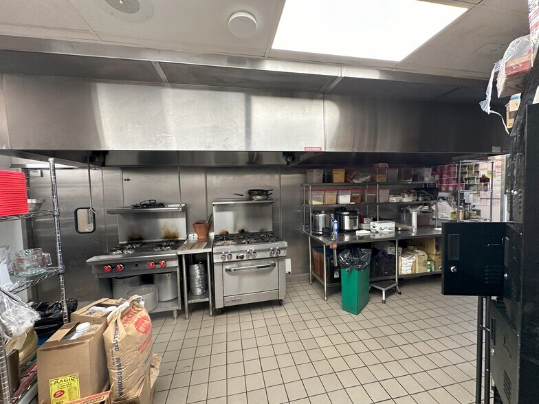 More Photos Of 2668 Gateway Rd, Carlsbad Restaurant For Lease