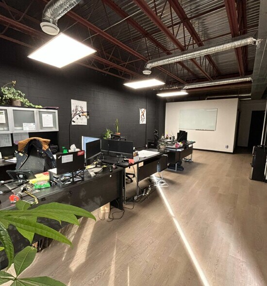 More Photos Of 15604-15626 116 Ave NW, Edmonton Showroom For Lease