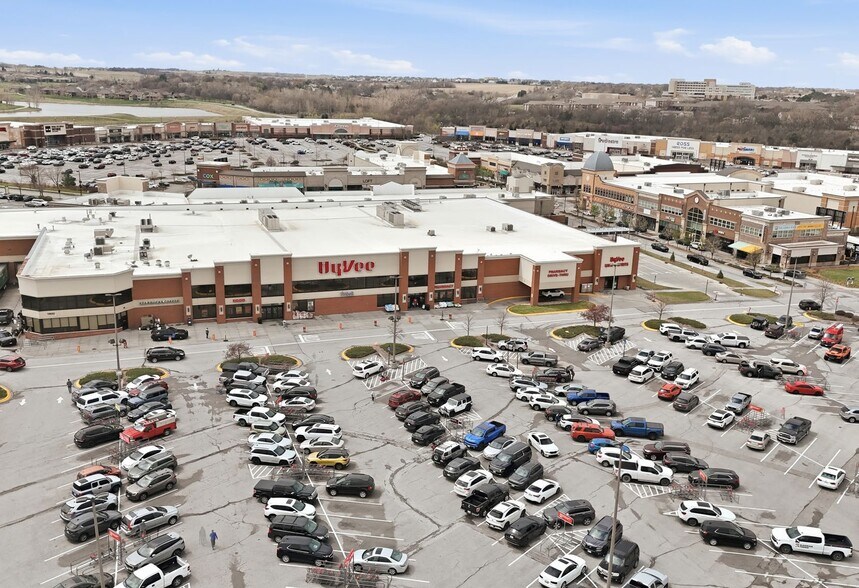 More Photos Of 7809-7949 Towne Center Pky, Papillion Unknown For Lease