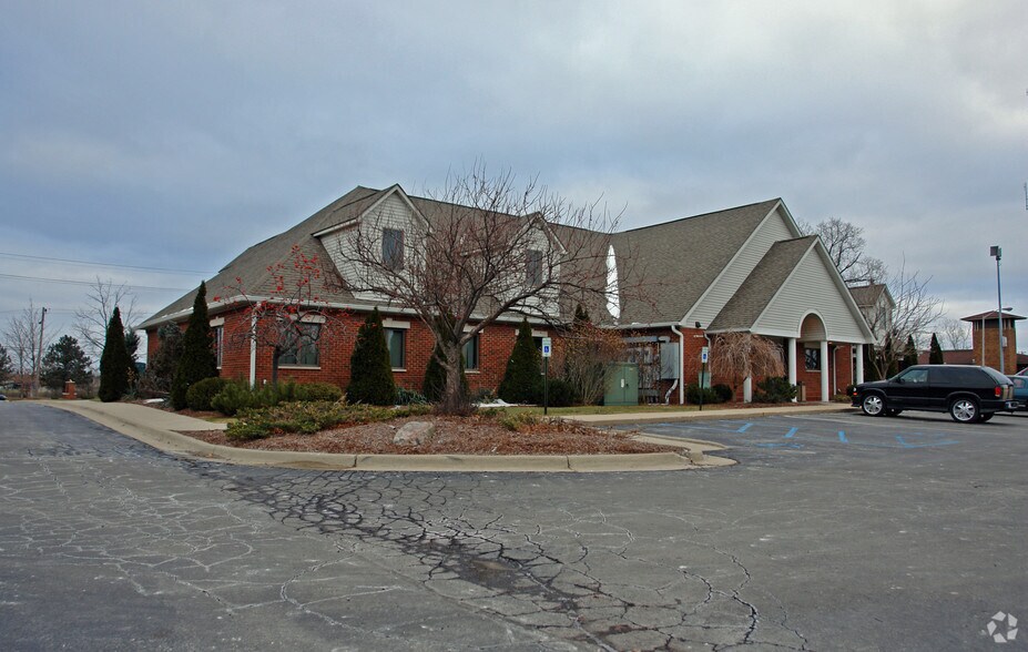 More Photos Of 1225 W Grand River Ave, Howell Medical For Lease