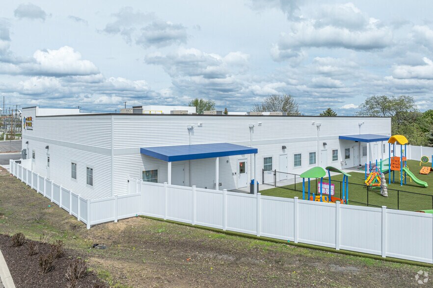 More Photos Of 2220 64th SW st, Byron Center Daycare Center For Sale