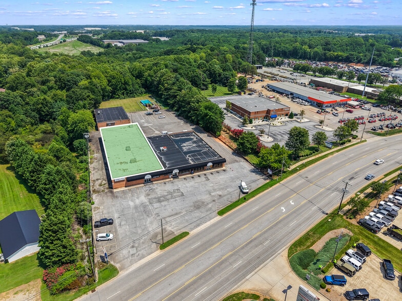 More Photos Of 945 NC Highway 66 S, Kernersville Storefront For Lease