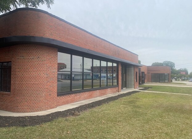 More Photos Of 112 S Pollock St, Selma Light Distribution For Sale