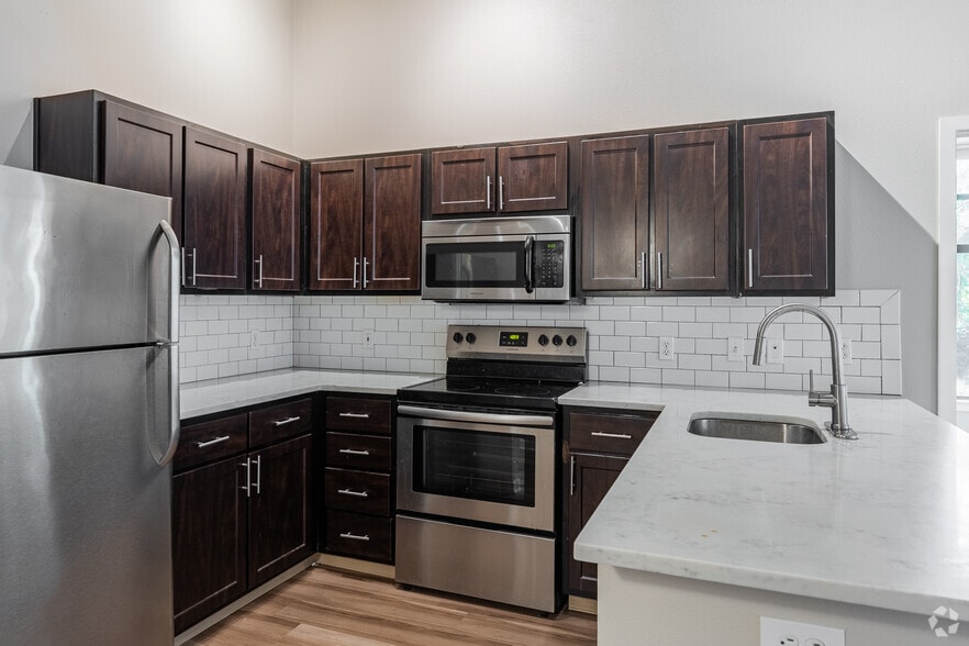 More Photos Of 1102 NW Lovejoy St, Portland Apartments For Lease