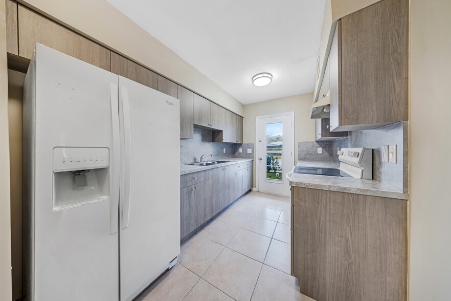 More Photos Of 1800 NE 170th St, Miami Apartments For Sale