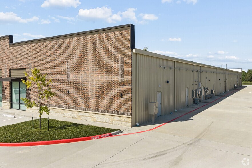 More Photos Of 5149 Reading Rd, Rosenberg Storefront For Sale