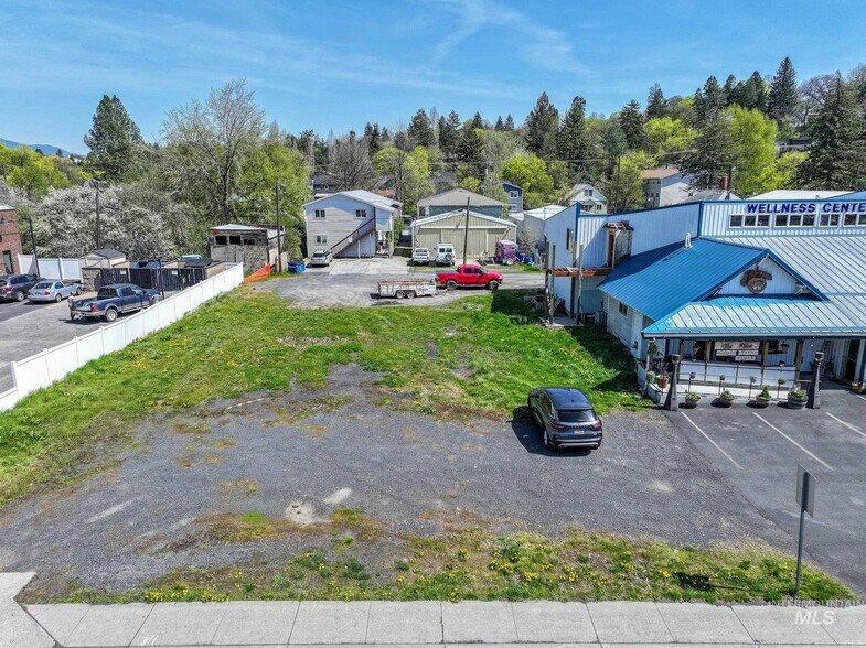 More Photos Of 324 N Main St, Moscow Land For Lease