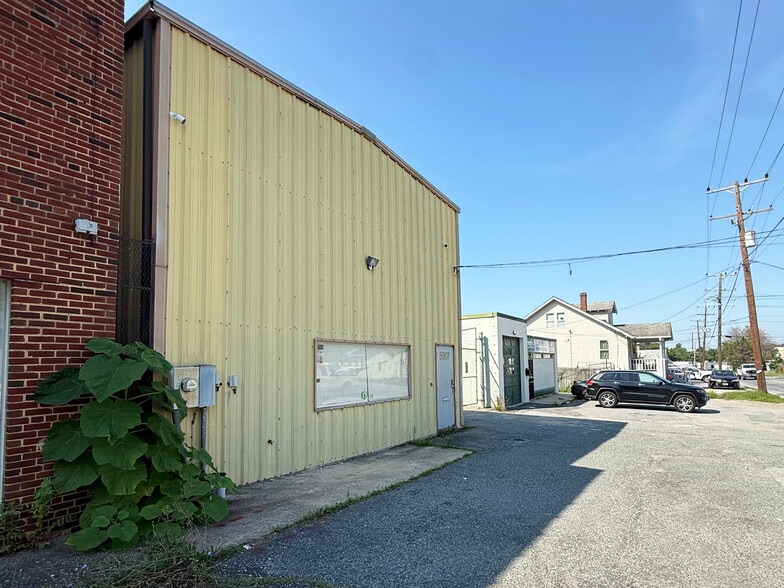 More Photos Of 5907 Arbor St, Hyattsville Warehouse For Sale