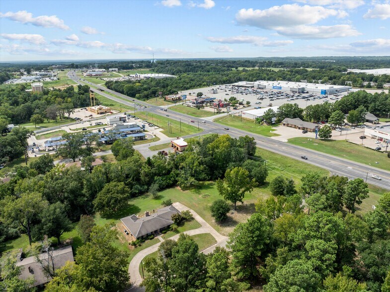 More Photos Of 103 Wesley Dr, Palestine Land For Lease