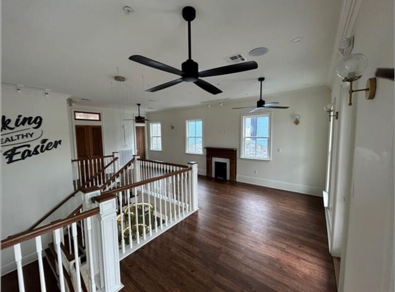 More Photos Of 5808 Magazine St, New Orleans General Retail For Lease