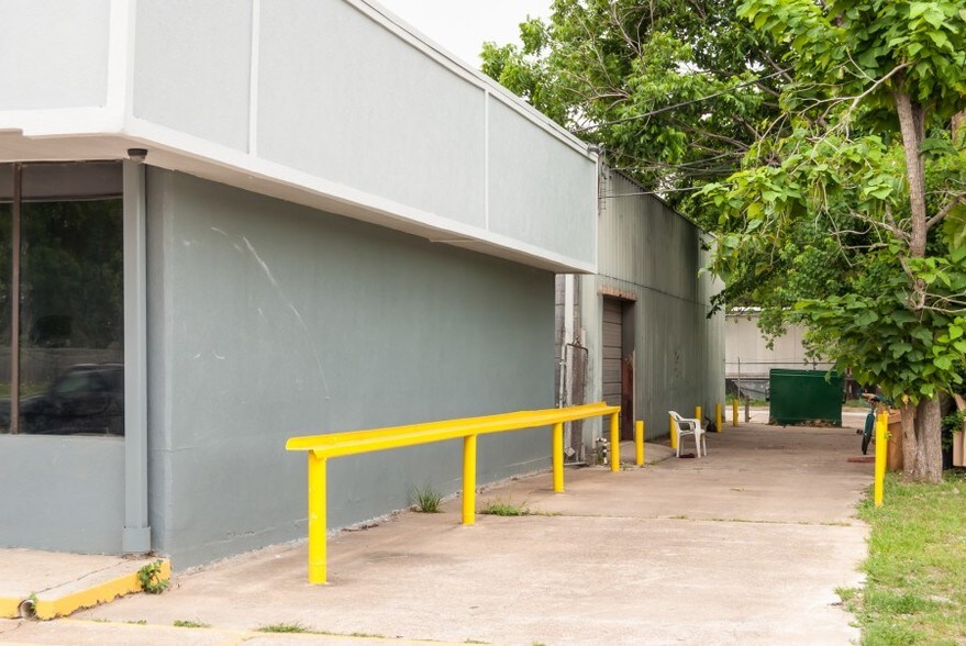 More Photos Of 5602-5608 Pinemont Dr, Houston Storefront Retail Office For Lease