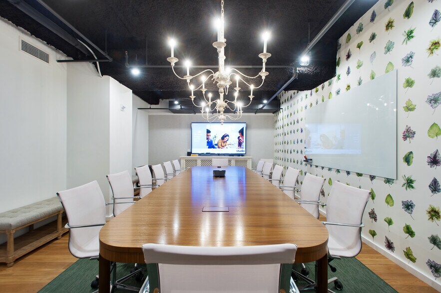 More Photos Of 11 W 42nd St, New York Office For Lease