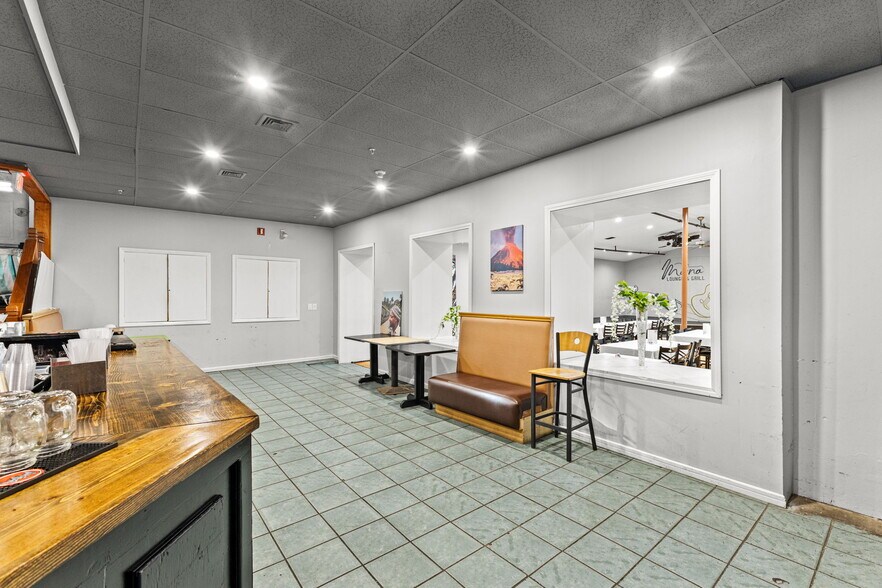 More Photos Of 1615-1623 Acushnet Ave, New Bedford Restaurant For Sale