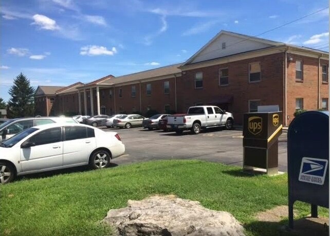 More Photos Of 1939 Goldsmith Ln, Louisville Medical For Lease