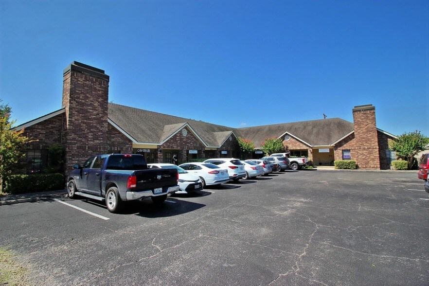 More Photos Of 15102 Jones Maltsberger Rd, San Antonio Office Residential For Lease