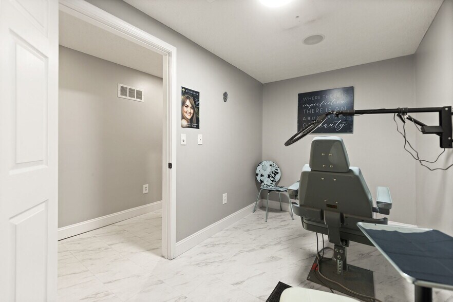 More Photos Of 4418 Main St, Clay City Flex For Sale