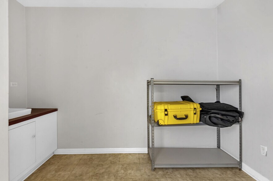 More Photos Of 21034 US Highway 96 S, Kirbyville Flex For Sale