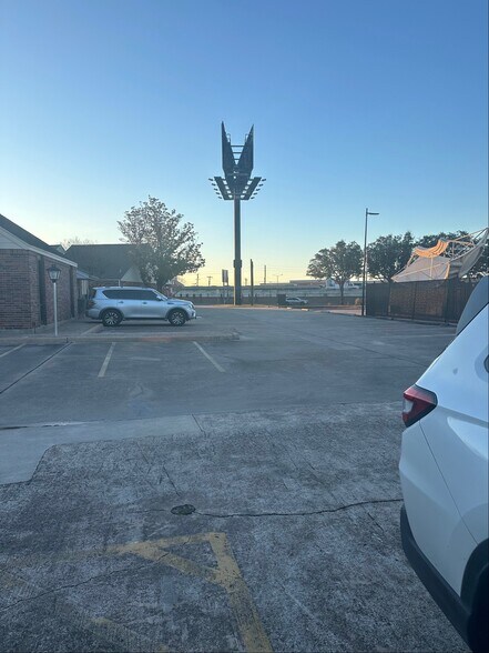 More Photos Of 8191 Southwest Fwy, Houston Medical For Sale