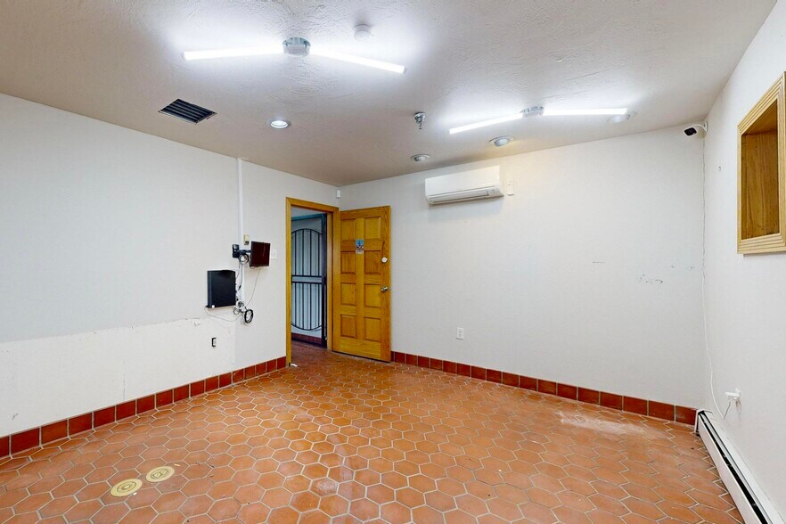 More Photos Of 1920 Columbia Dr SE, Albuquerque Warehouse For Lease