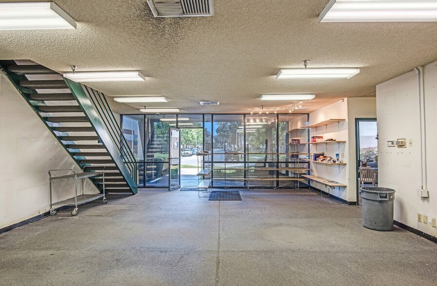 More Photos Of 2520 Mira Mar Ave, Long Beach Warehouse For Lease