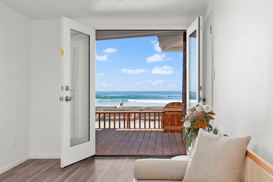 More Photos Of 3795 Ocean Front Walk, San Diego Apartments For Sale