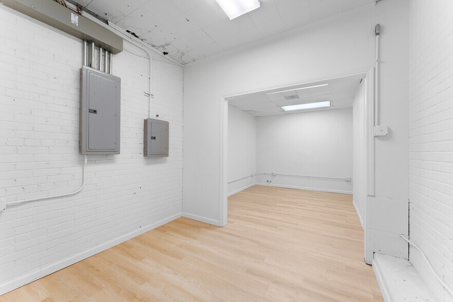 More Photos Of 110-112 S Bois D'arc St, Forney Storefront Retail Office For Sale